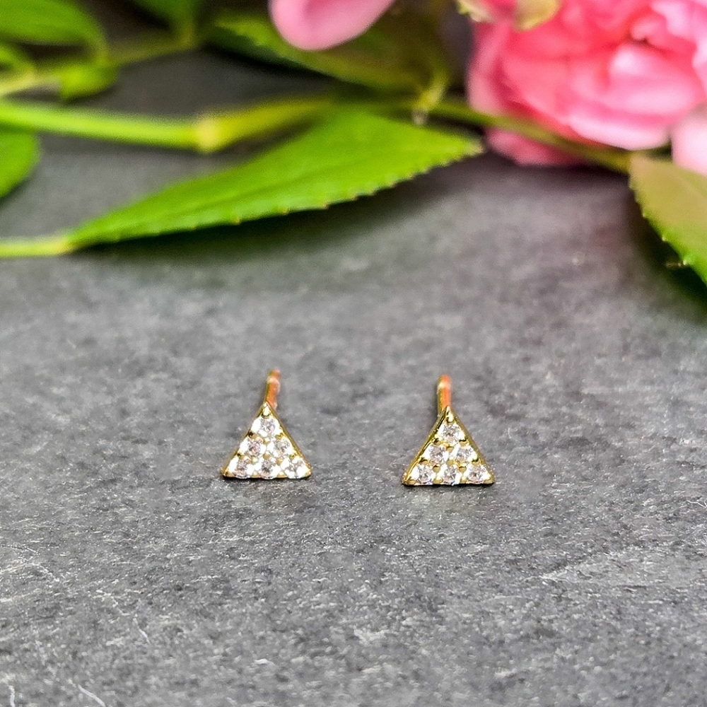 NWT Savvy Cie Tiny 18k Gold Plated CZ Triangle Studs